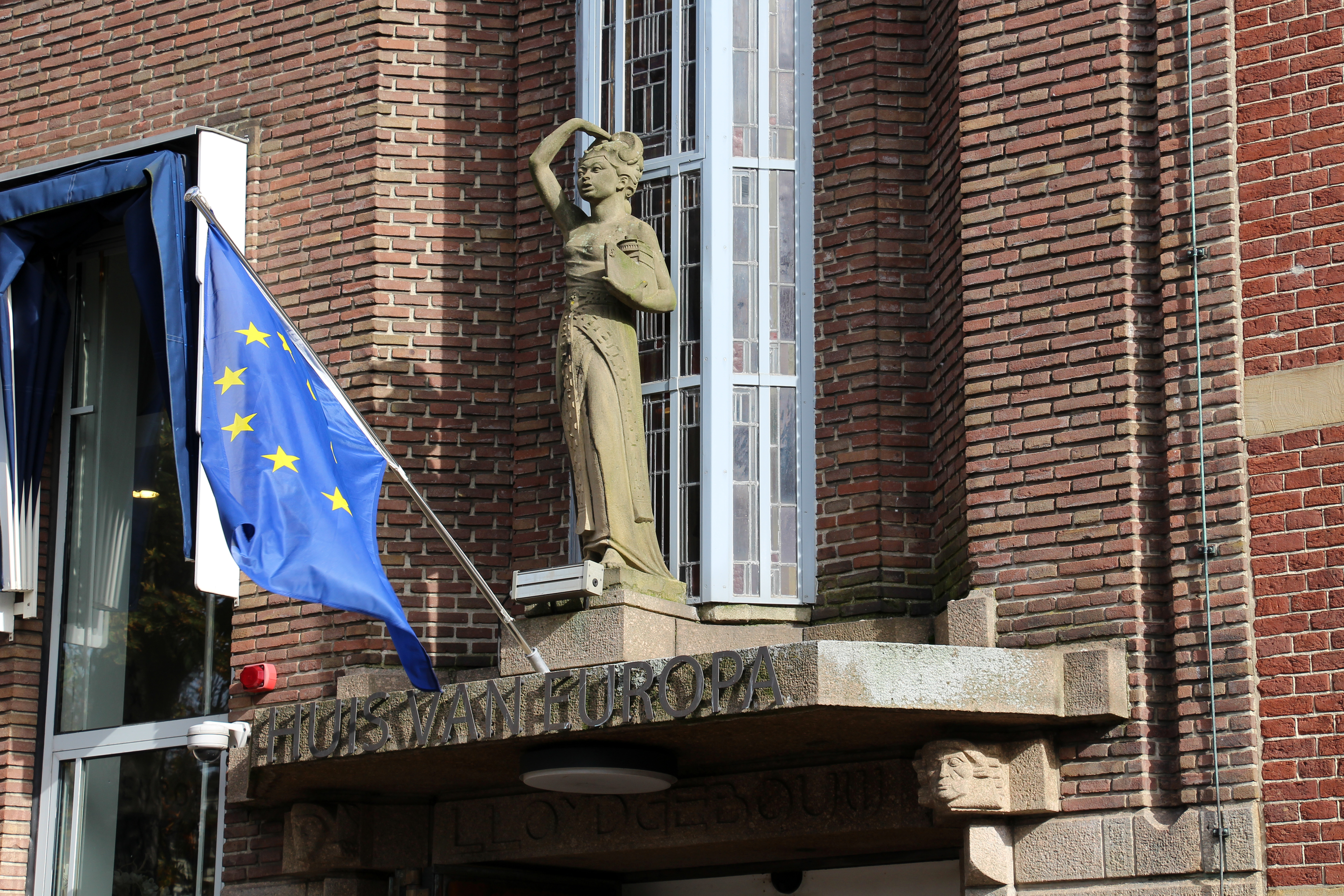 Den_Haag_-_Info_Office_Council_of_Europe_European_Parliament_(38926871985)